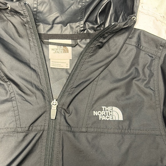 ❌SOLD OUT 😍The North Face Cyclone Windbreaker - Picture 6 of 7